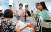 應屆畢業生辦理入學手續。(示意圖源:互聯網)
