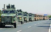 土軍車隊 9日在土敘邊境推進。(圖源:路透社)
