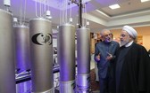 伊朗總統魯哈尼在德黑蘭視察核技術設施。(圖源:EPA)