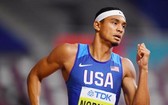 邁克爾‧諾曼在男子100米比賽中跑出9.86秒。