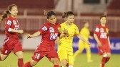 Các nữ cầu thủ thi đấu ở giải VĐQG.