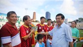HLV Dương Ngọc Hùng đã khởi xướng trận đấu này. Ảnh: Dũng Phương
