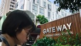 Vụ bé trai trường Gateway tử vong: Khởi tố cô giáo chủ nhiệm