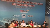 Các đại diện Bộ, ngành tham dự tọa đàm ngày 28-5