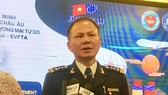 Cục trưởng Cục Hải quan TPHCM Đinh Ngọc Thắng trao đổi với báo chí tại hội nghị