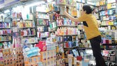 Makeup products are sold in Ben Thanh Market in District 1 (photo: SGGP)