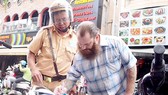 Traffic police find difficult to punish foreigners because of language barrier
