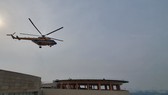 Trực thăng Mi171 sắp hạ cánh xuống sân đỗ của Viện Chấn thương Chỉnh hình, Bệnh viện Quân y 175