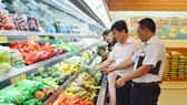 衛生安全食品檢查團正在追溯食品來源。