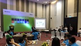 Các em học sinh Trường THCS Lý Thường Kiệt (Đà Nẵng) đang tham gia chương trình “Tìm hiểu khoa học cùng Sony"