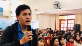 Đứng giữa “mê hồn trận” mạng xã hội, giới trẻ nên làm gì?