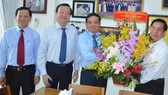 Lãnh đạo TPHCM thăm các nhà giáo tiêu biểu