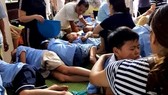 Ăn nhầm bột thông bồn cầu, gần 50 học sinh bị ngộ độc
