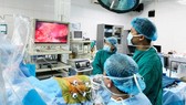 Bé trai nhẹ cân nhất từ trước tới nay được ghép thận thành công