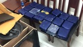 19 kg ma túy đá ngụy trang trong loa thùng nghe nhạc.