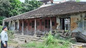 Ngôi nhà rường- công trình duy nhất còn lại tại Châu Hương Viên hiện đứng trước nguy cơ đổ sập 