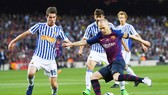 Barca hạ màn La Liga với nước mắt của Iniesta