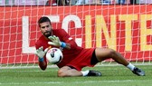 Alisson đã sẵn sàng trở lại sau nhiều lần lỡ hẹn