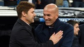 Zinedine Zidane (phải) và Mauricio Pochettino đều đang trong thời điểm khó khăn. Ảnh: Getty Images