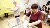 Cử tri Ukraine tại Thủ đô Kiev đi bầu Quốc hội mới