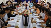 Phụ nữ tham gia giám sát các công trình dân sinh