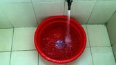 Người dân lo lắng vì nước sinh hoạt bốc mùi lạ
