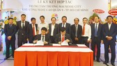 Công ty CP Đầu tư Đông Sài Gòn (DSG) và Liên hiệp HTX Thương mại TPHCM (Saigon Co.op) tiến hành ký kết phát triển Trung tâm thương mại Sense City tại Khu công nghệ cao Quận 9 TPHCM