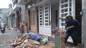 Người dân hẻm 205 Trần Văn Đang, phường 11 (quận 3) tự tháo dỡ vật kiến trúc để hiến đất mở hẻm, chỉnh trang đô thị