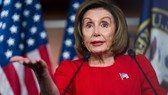Chủ tịch Hạ viện Nancy Pelosi trong phiên họp báo. Ảnh: THE GUARDIAN