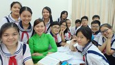 Tình thầy - trò thật gần gũi!