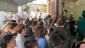 Bớt tò mò để làm người tử tế