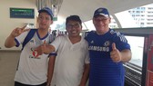 Tác giả và các CĐV Chelsea đến từ những đất nước khác nhau