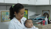 Sau ca cấp cứu báo động đỏ, sức khỏe bé Nguyễn Quốc Huy được hồi phục
