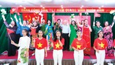 Tổng Bí thư, Chủ tịch nước Nguyễn Phú Trọng tham gia văn nghệ cùng cán bộ, nhân dân địa bàn dân cư số 6, phường Nguyễn Du