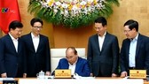 Thủ tướng Chính phủ Nguyễn Xuân Phúc ký Quyết định Phê duyệt quy hoạch phát triển và quản lý báo chí toàn quốc đến năm 2025. Ảnh: VTV