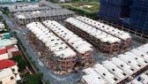 Một dự án địa ốc có sai phạm trong xây dựng ở TPHCM. Ảnh: THÀNH TRÍ