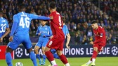 A.Oxlade-Chamberlain tung cú sút mở tỷ số cho Liverpool ngay ở phút thứ 2. Ảnh: Getty Images