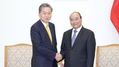 Thủ tướng Nguyễn Xuân Phúc tiếp Viện trưởng Viện Nghiên cứu Đông Á, ông Hatoyama Yukio. Ảnh: VGP