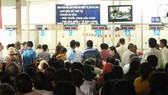 Patients register at Chợ Rẫy Hospital in HCM City. — Photo voh.com.vn