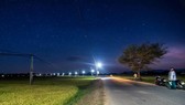 Đoạn đường điểm đen tai nạn của xã Phước Thái đã sáng bừng. Ảnh: ĐINH LÊ THÁI HUY