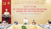 Thủ tướng Nguyễn Xuân Phúc chủ trì hội nghị. Ảnh: VIẾT CHUNG