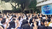 “Con dao” mang tên cư dân mạng