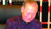 Cuốn sách phổ cập về bệnh xương khớp được phát tặng miễn