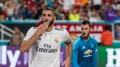 Karim Benzema ăn mừng bàn thắng trong giải tập huấn đầu mùa.