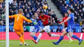 Quả đánh đầu nguy hiểm của Marcus Rashford
