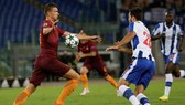 Esen Dzeko sẽ hồi phục kịp để đối đầu Porto.
