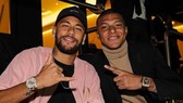 Neymar lấy lòng lại người hâm mộ PSG