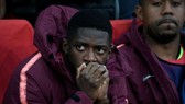 Ousmane Dembele thường xuyên ngồi trên băng dự bị chỉ vì chấn thương