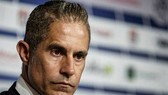 Lyon sa thải HLV Sylvinho