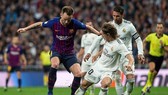 Barca và Real Madrid từ chối dời Siêu kinh điển từ Camp Nou sang Bernabeu
